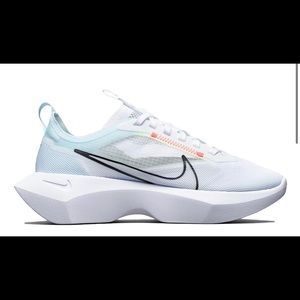Nike Vista Lite
White Bright Crimson (W)